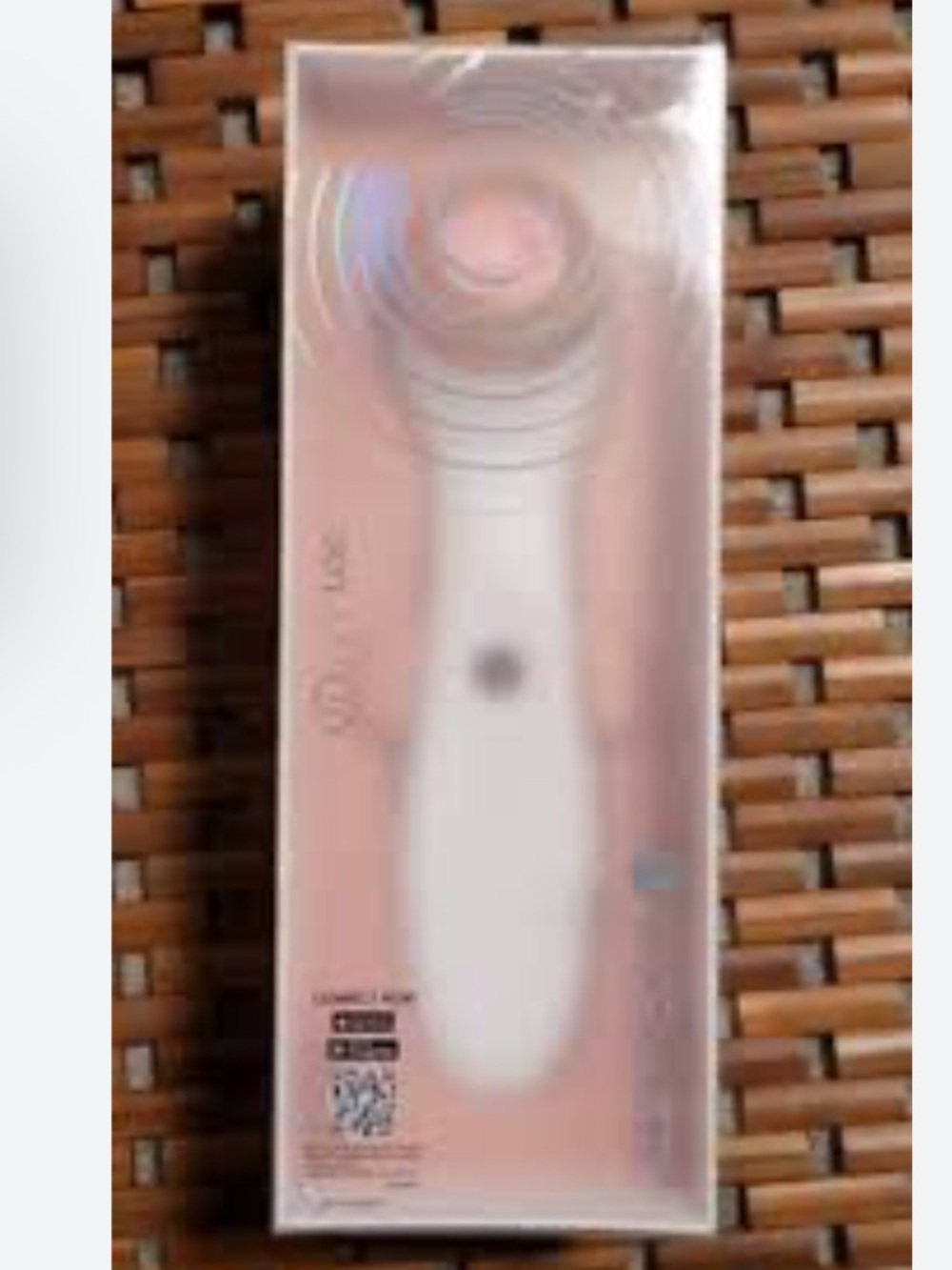 iO Rose Gold Facial Cleansing Device - Picture 8 of 10
